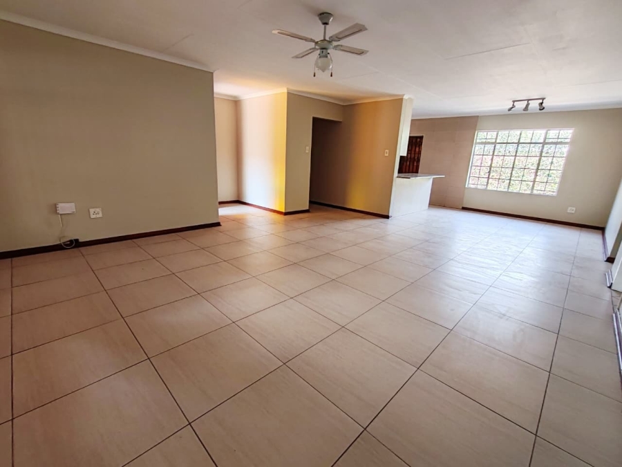 3 Bedroom Property for Sale in Kannoniers Park North West